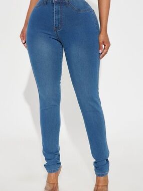 NWT Fashion Nova Mid-Blue High-Rise Skinny Jeans